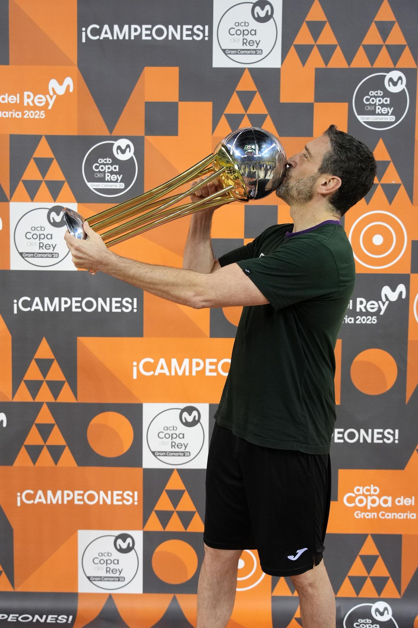 La sesión de fotos oficial del Unicaja campeón