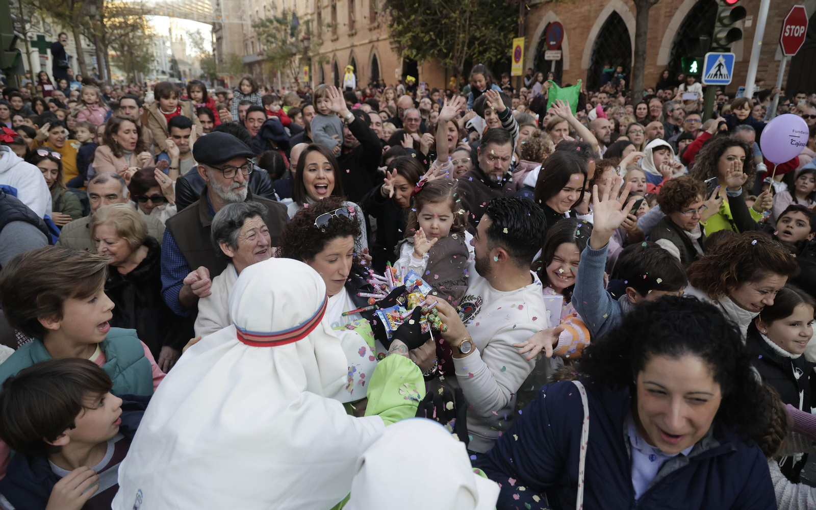 Las imágenes del Heraldo Real por las calles de Sevilla