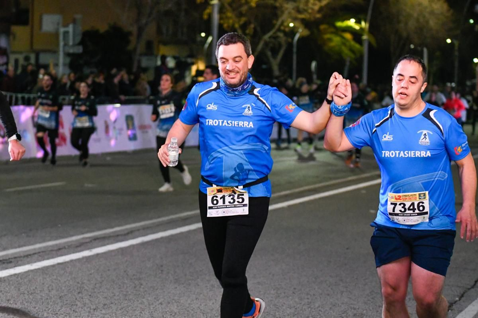 En imágenes: búscate en tu llegada a meta de la Carrera de San Antón 2025 (12)