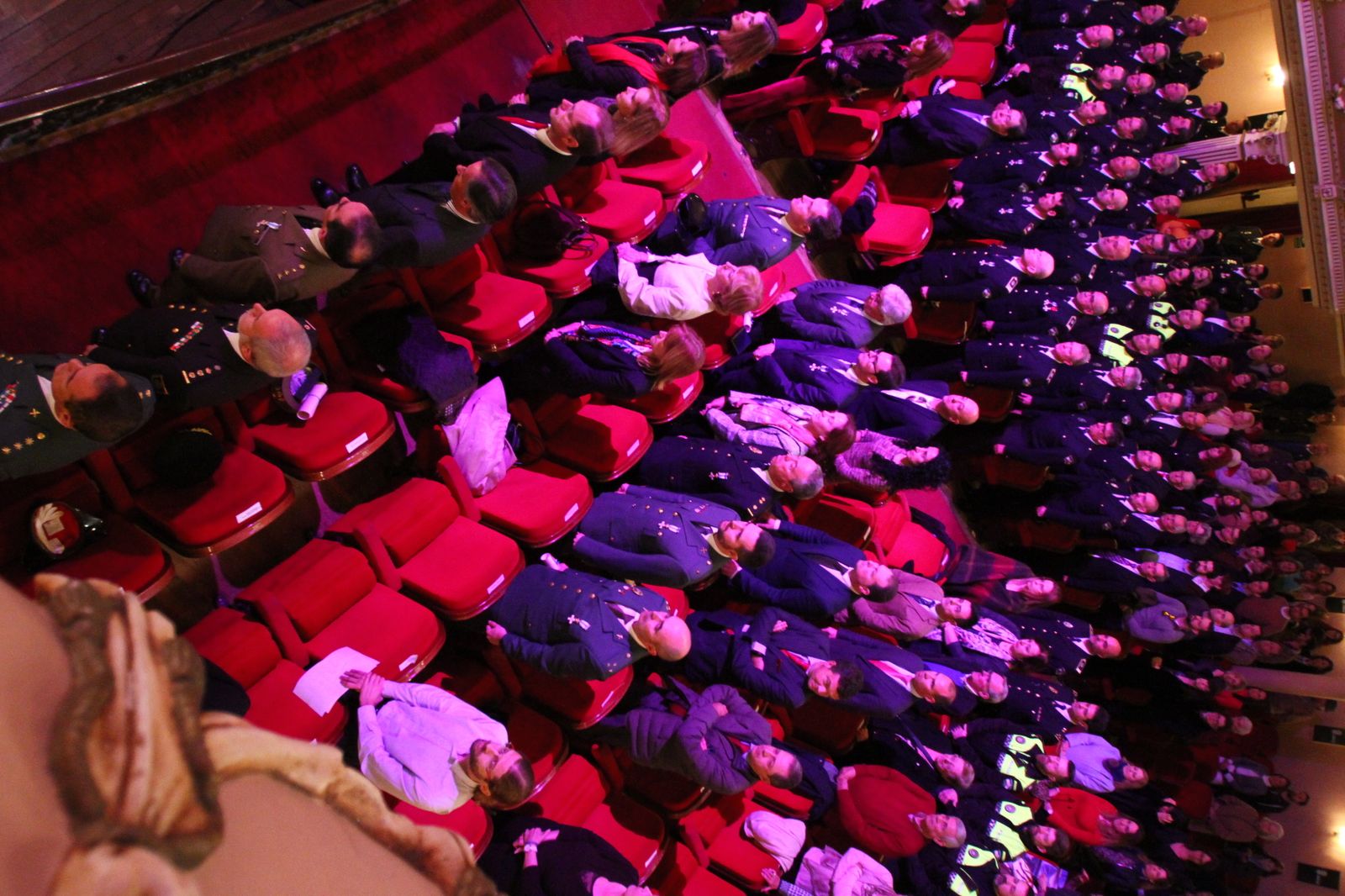 La policía Local entrega las medallas en el día de su patrón