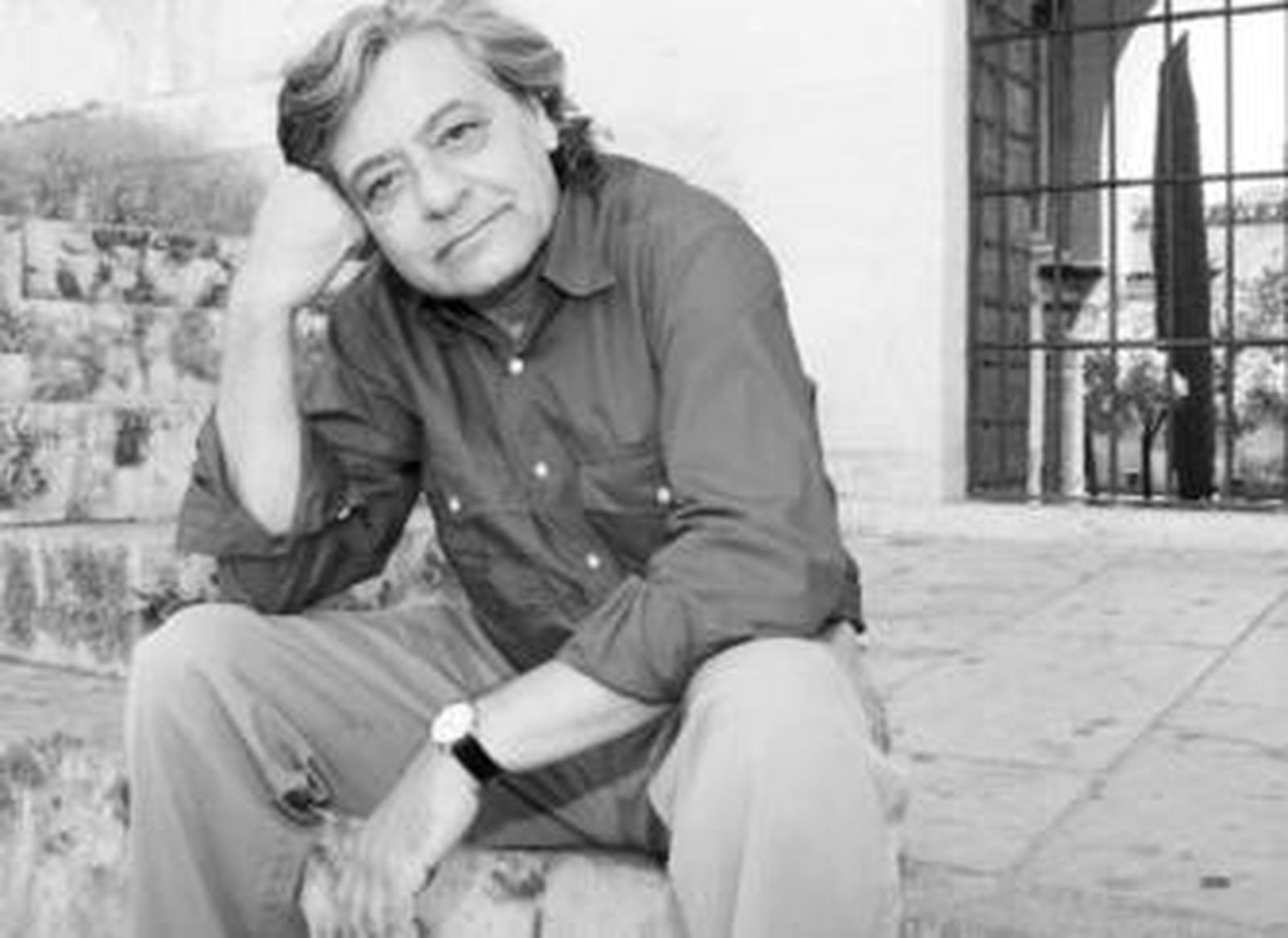 El director teatral y actor Pepe Piñero, en los aledaños de la Mezquita.