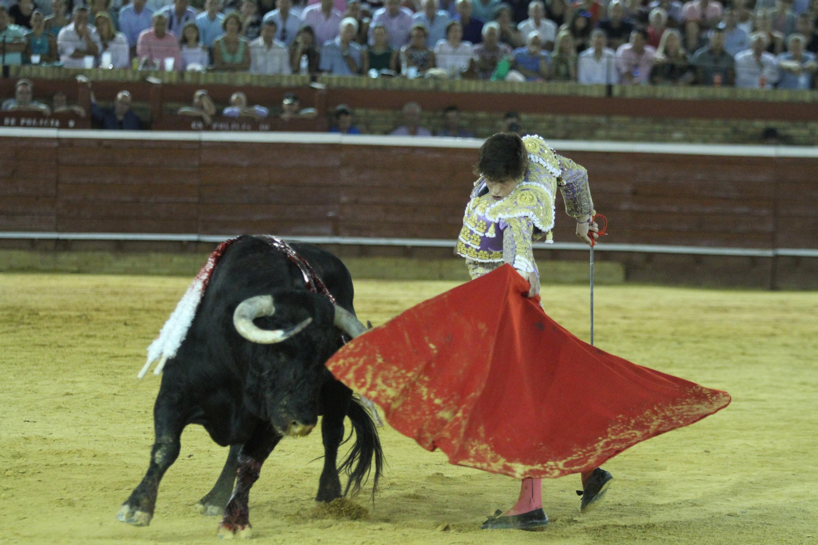 Imágenes de lidia de Roca Rey