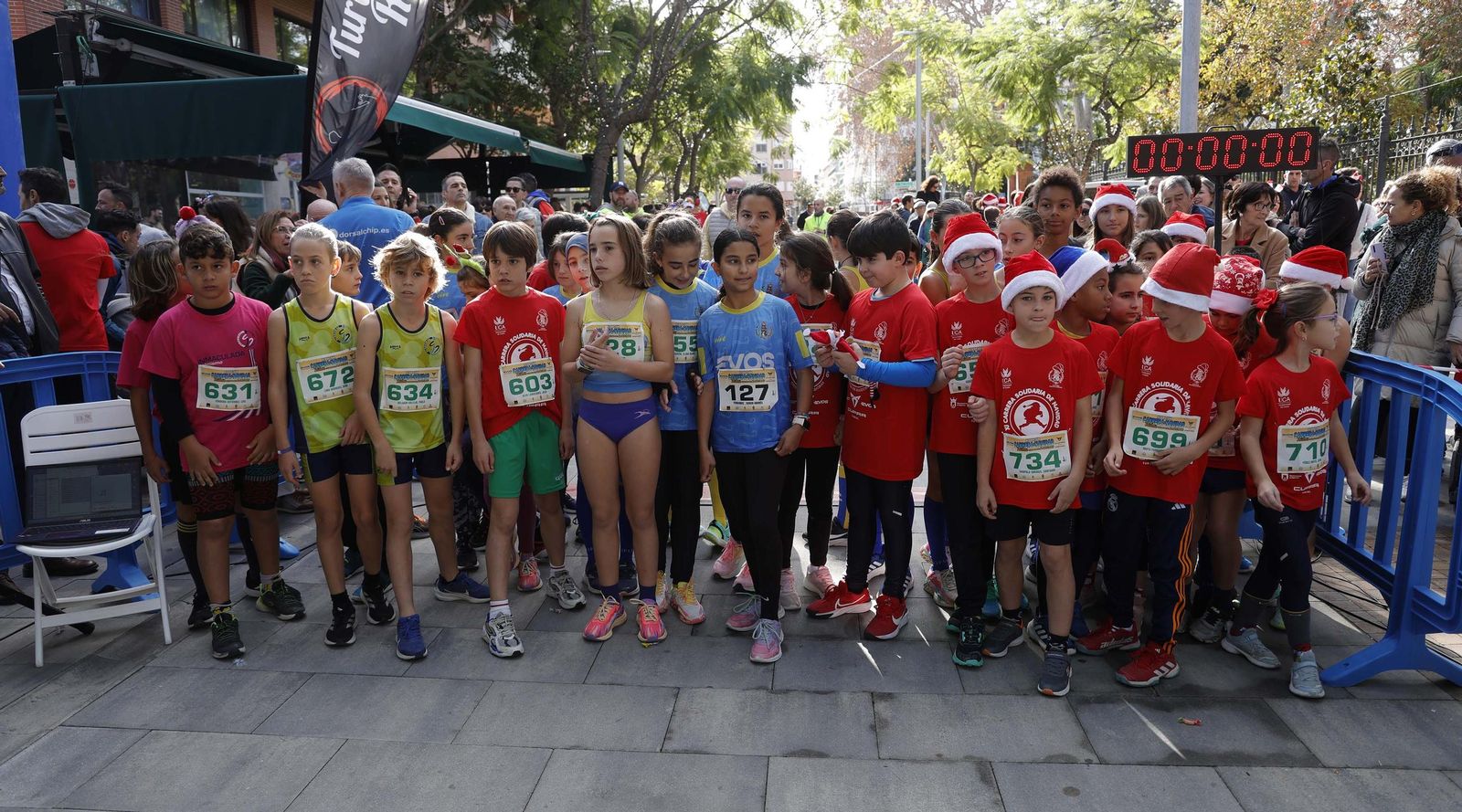 Búscate en la XI Carrera Solidaria de Navidad de Algeciras