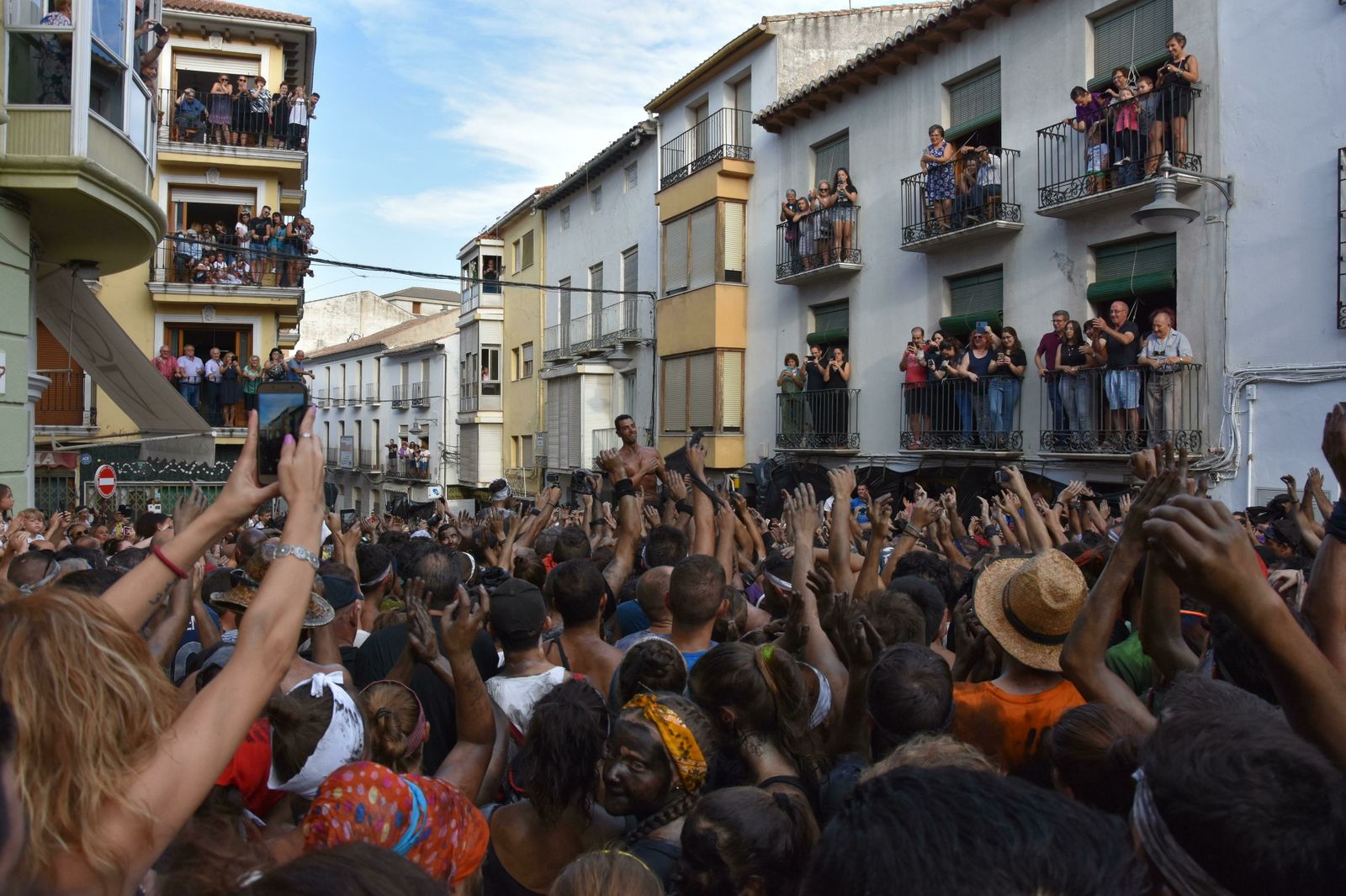 Imágenes del Cascamorras en Baza