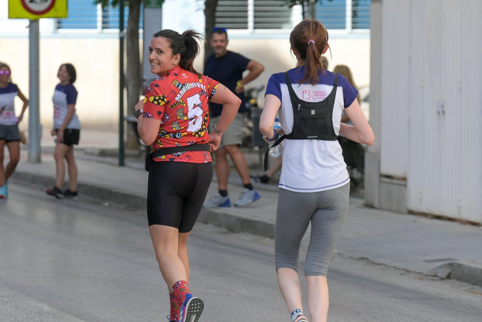 Las imágenes de la Carrera de la Mujer de este domingo en Granada