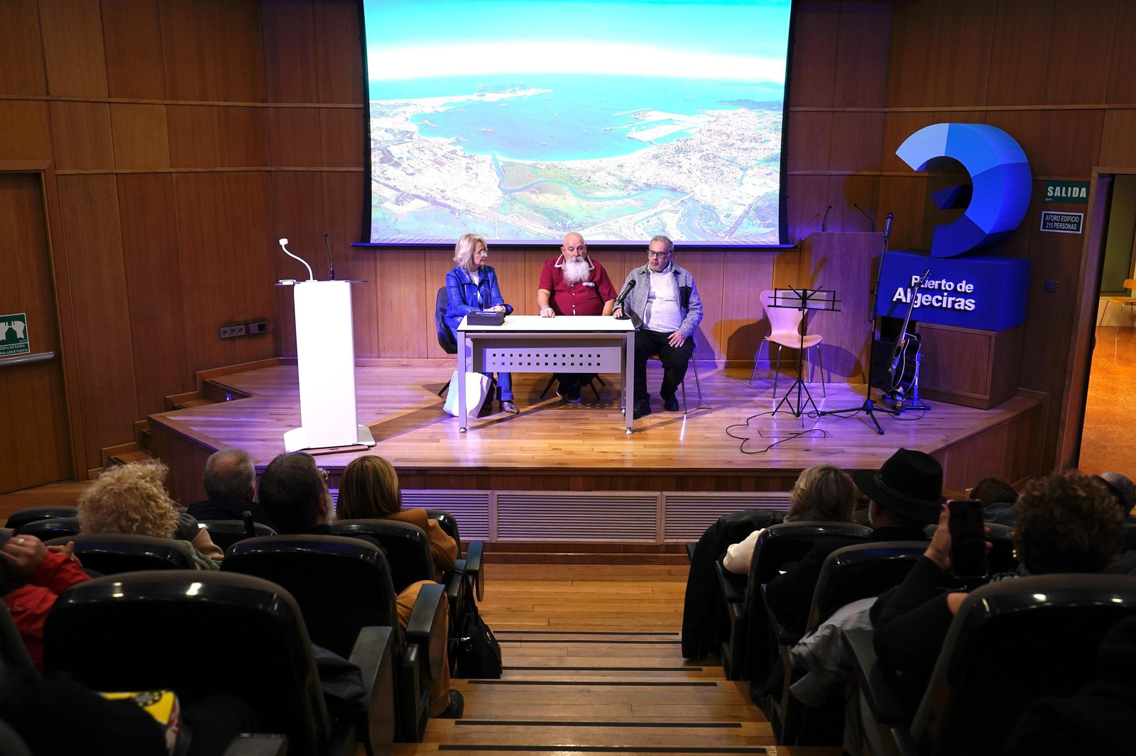 Fotos de la entrega del premio Ateneo José Román de Algeciras 2025 a Juan Moya Fotos de la entrega del premio Ateneo José Román de Algeciras 2025 a Juan Moya