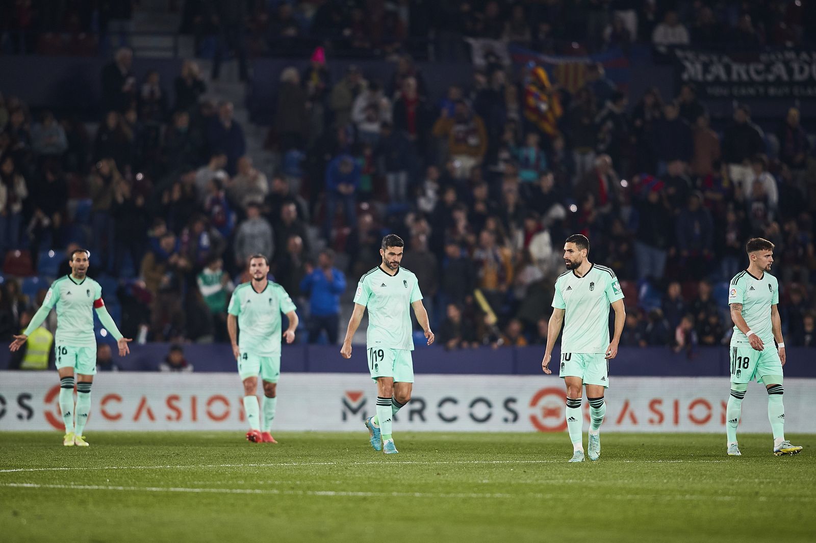 El Levante-Granada CF, en imágenes