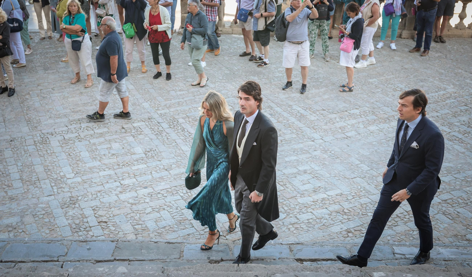 Imágenes de los asistentes a la boda de Ana Cristina Portillo Domecq en la Catedral de Jerez Imágenes de los asistentes a la boda de Ana Cristina Portillo Domecq en la Catedral de Jerez