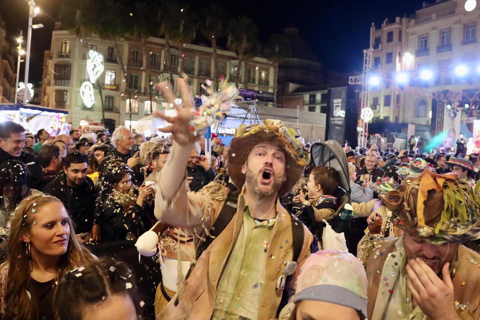 La Batalla de las Flores del Carnaval de Málaga 2024, en fotos