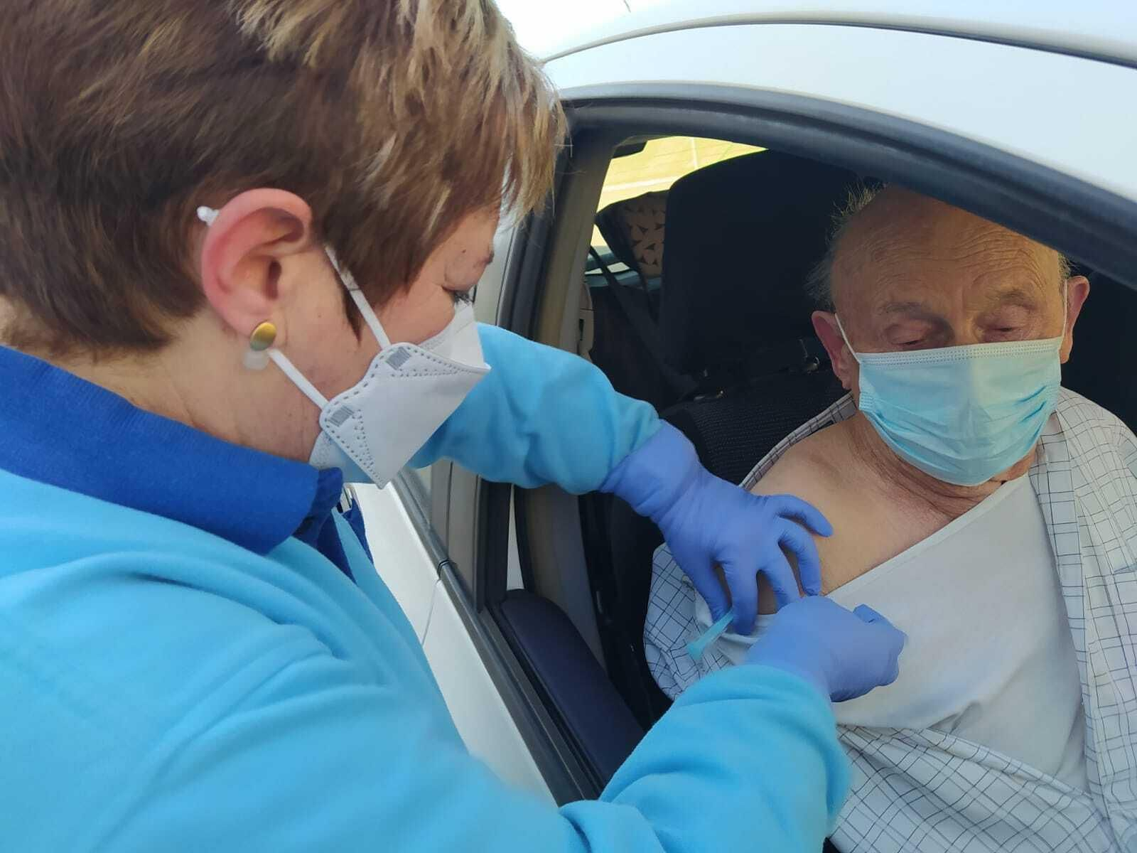 160 vecinos de Huércal de Almería mayores de 80 años, inmunizados ya frente al coronavirus