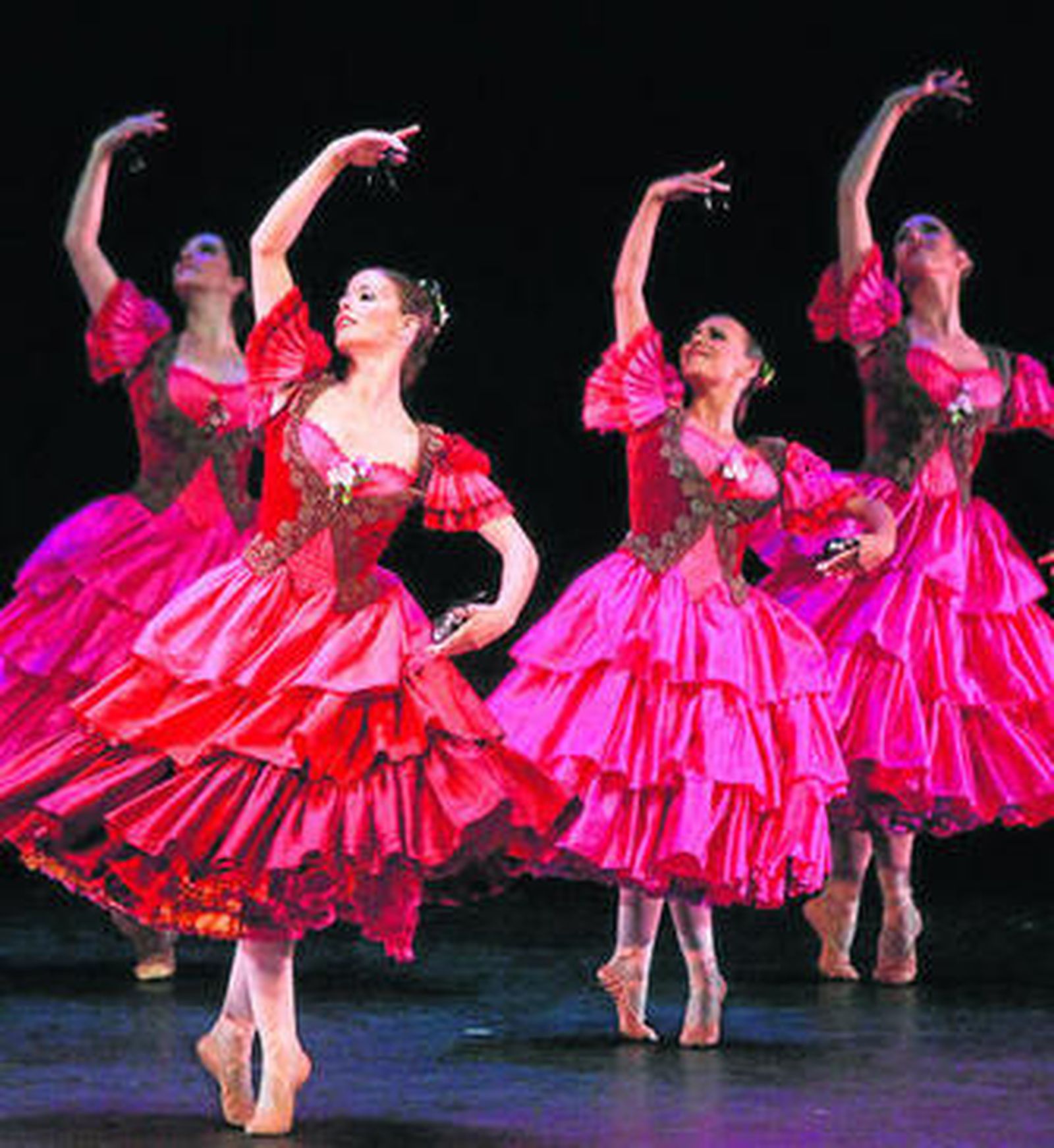 Una imagen del Ballet Nacional de España, en el Falla.