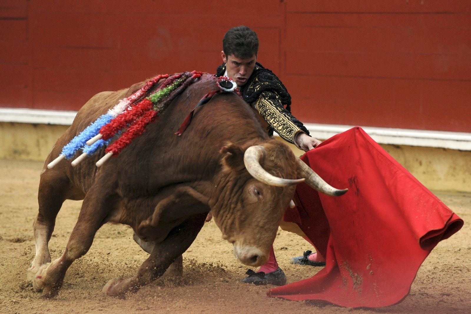 Daniel Luque toreando en Bayona en 2012.