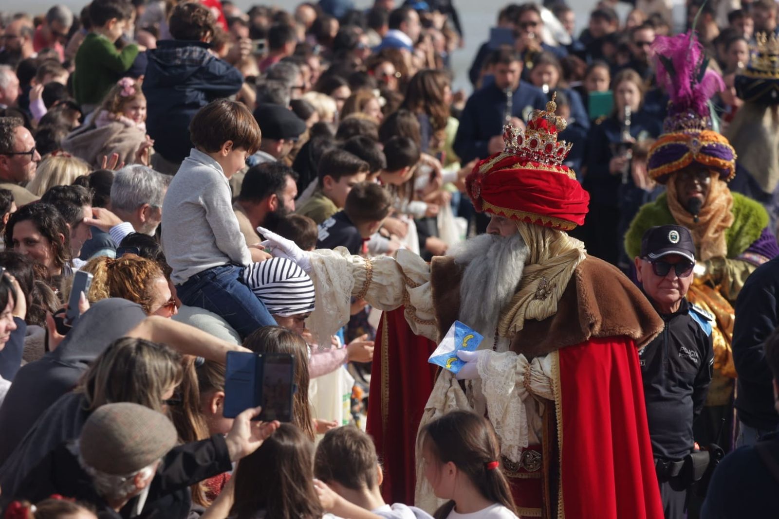Los Reyes Magos a su llegada a Algeciras.