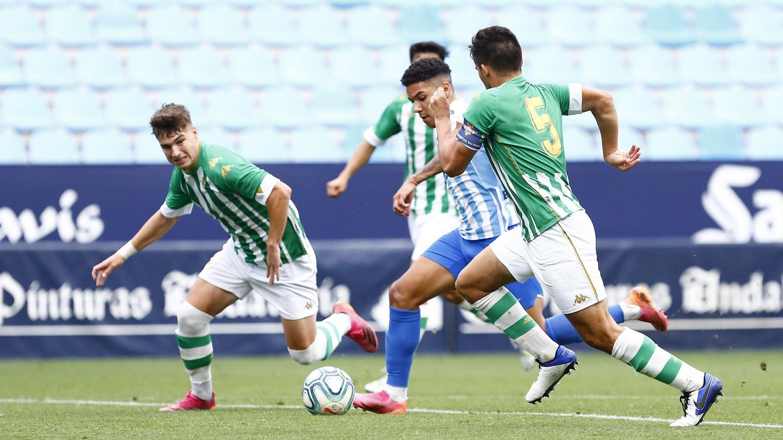 Roberto, su paso por el Málaga CF en fotos