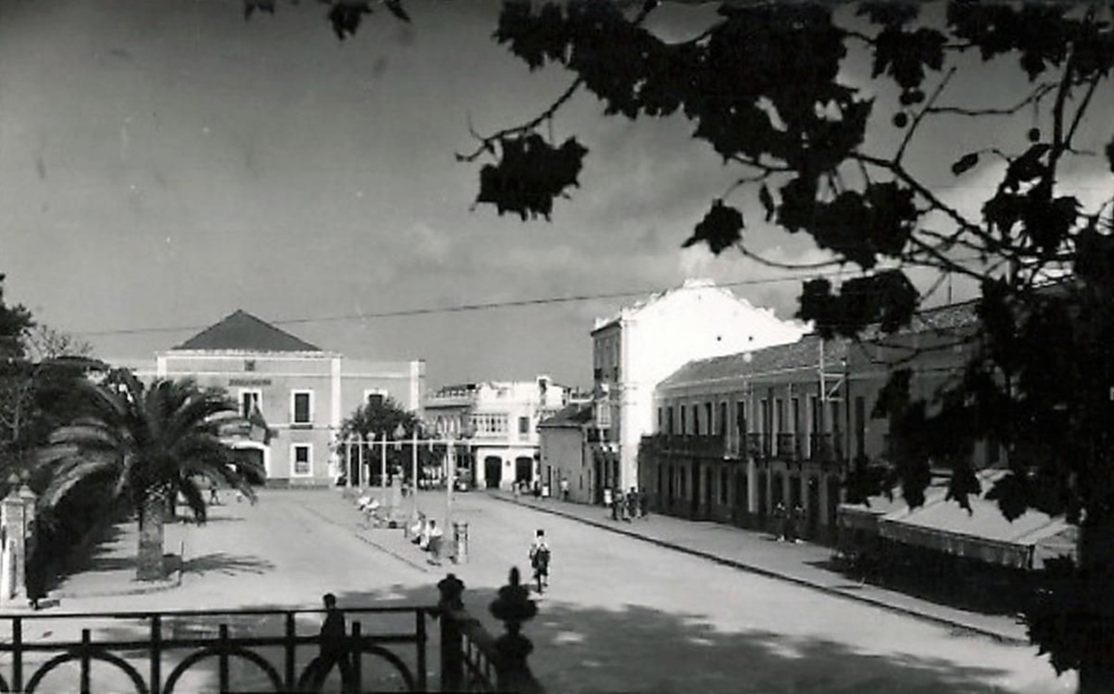 La vista de la actual avenida de Blas Infante, a mediados del pasado siglo.