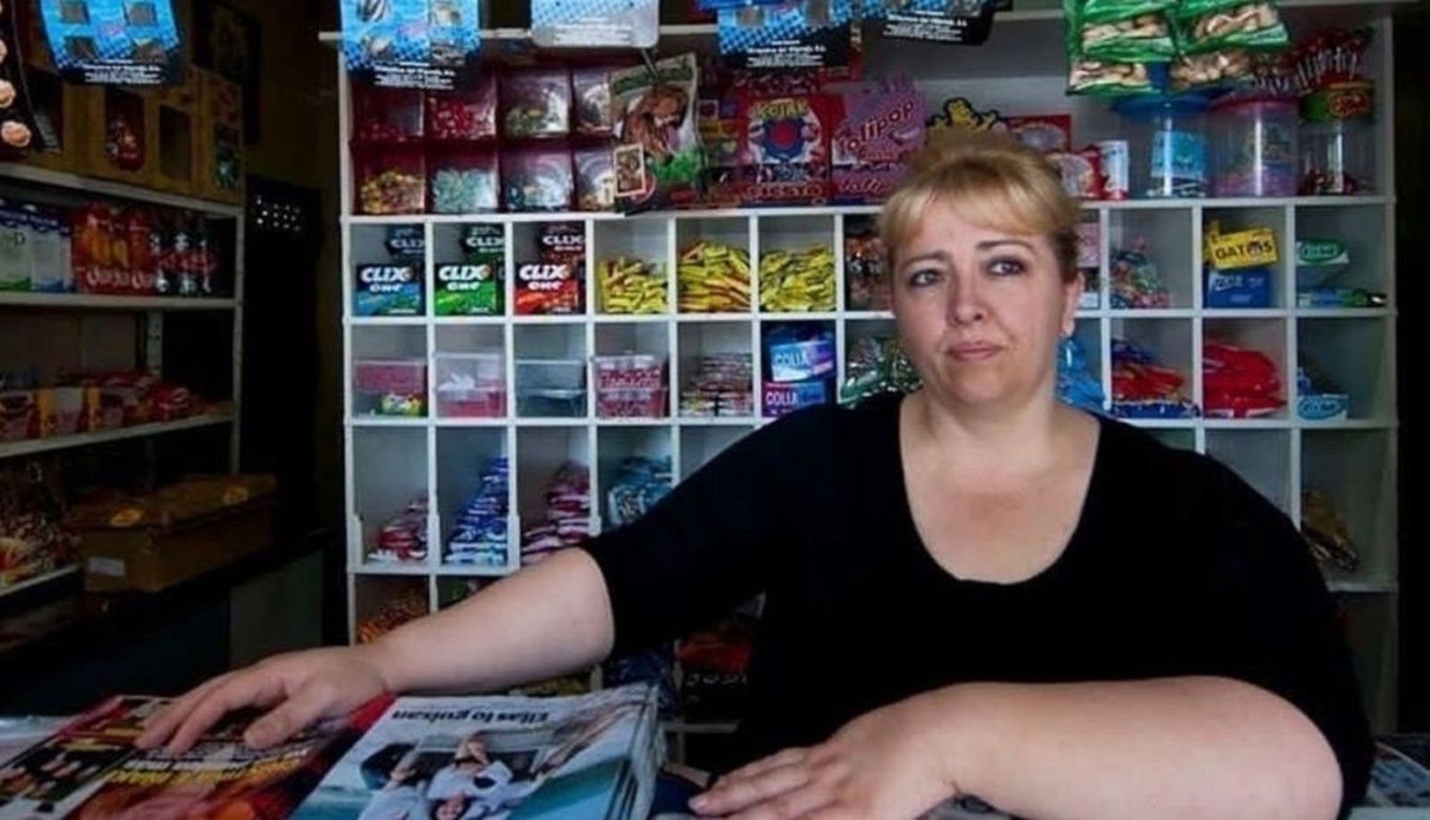 Carmen Gutiérrez Escalera, en el kiosko que regentaba en La Constancia.