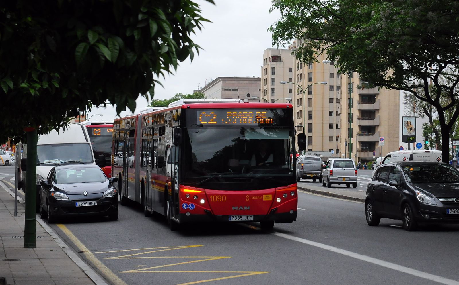 Un autobús circular de Tussam.