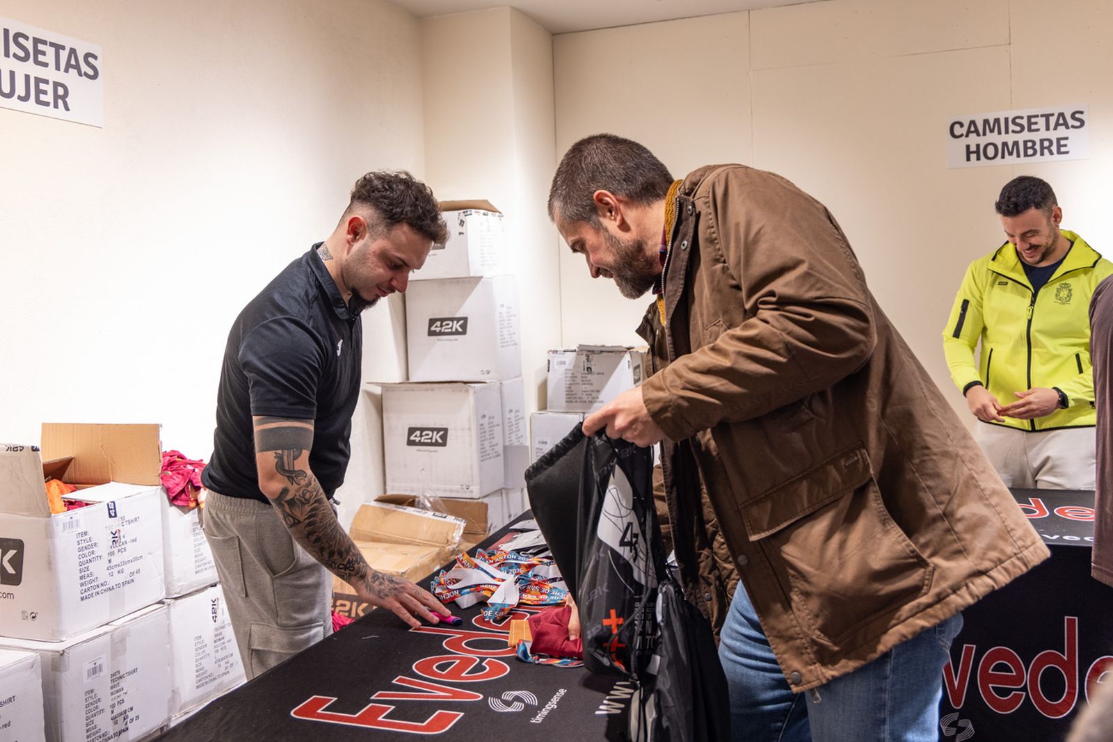 El pistoletazo de salida de la recogida de dorsales de la Carrera de San Antón 2026