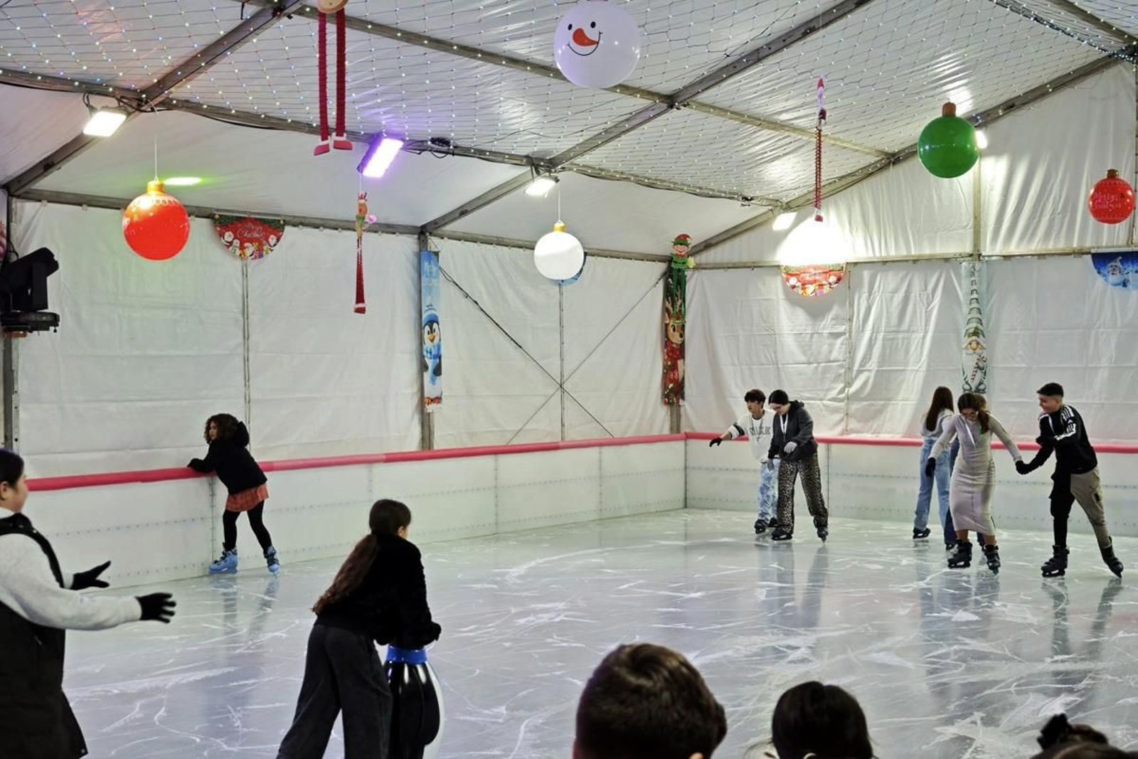 Pista de patinaje sobre hielo instalada este año en Lepe