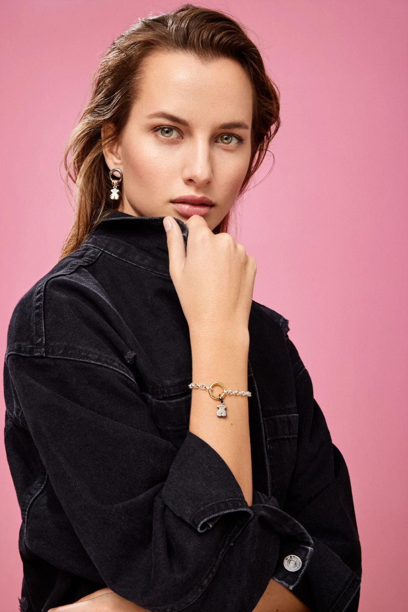 Pendientes y pulsera de Tous.