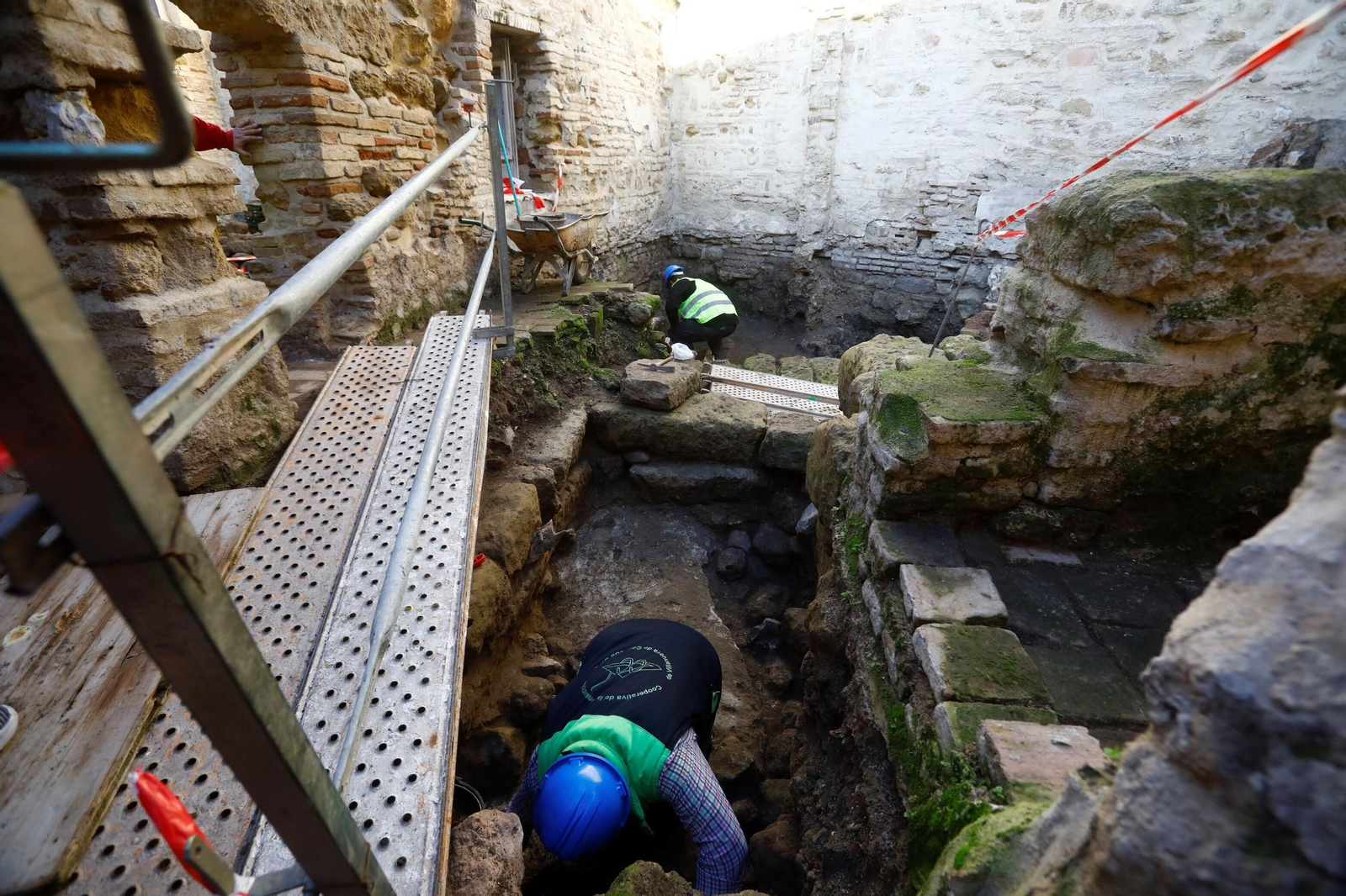 Una ruta en imágenes por los baños árabes de la Pescadería de Córdoba