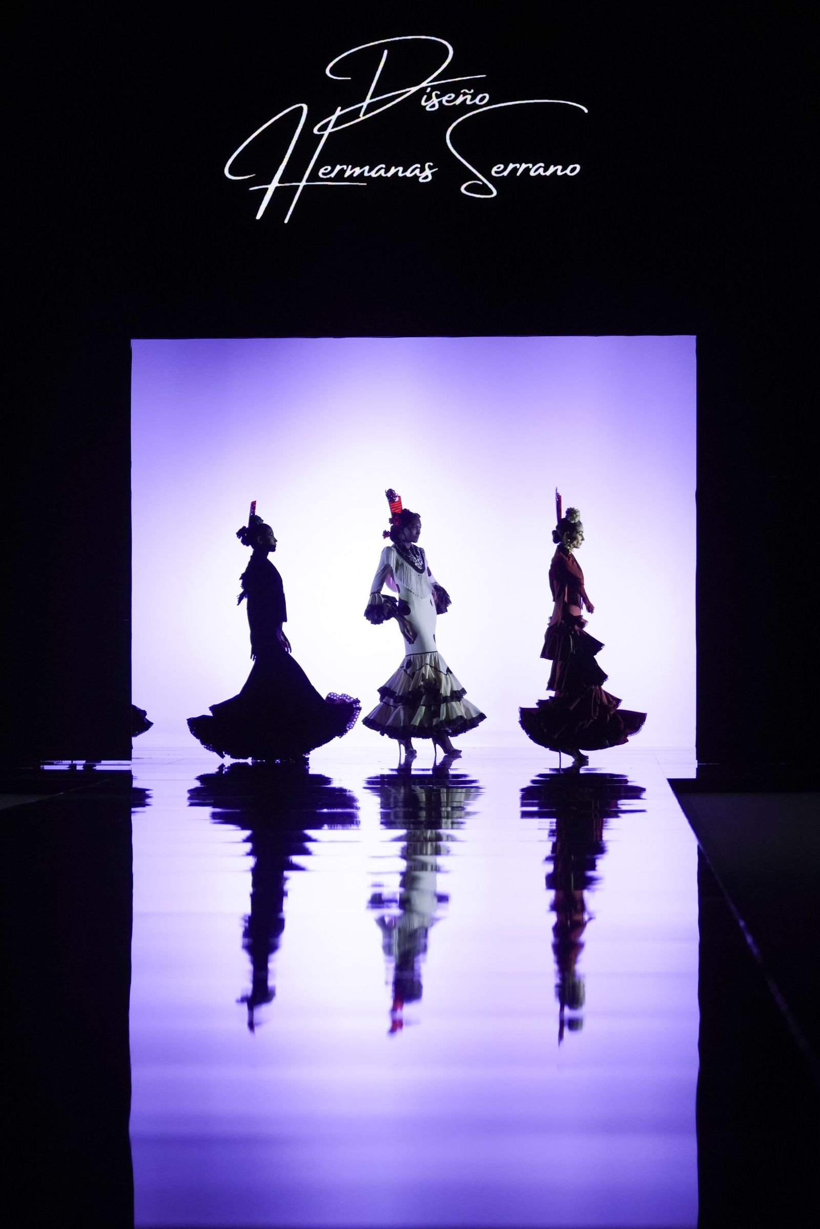 El desfile de Diseño Hermanas Serrano en SIMOF 2026, todas las fotos