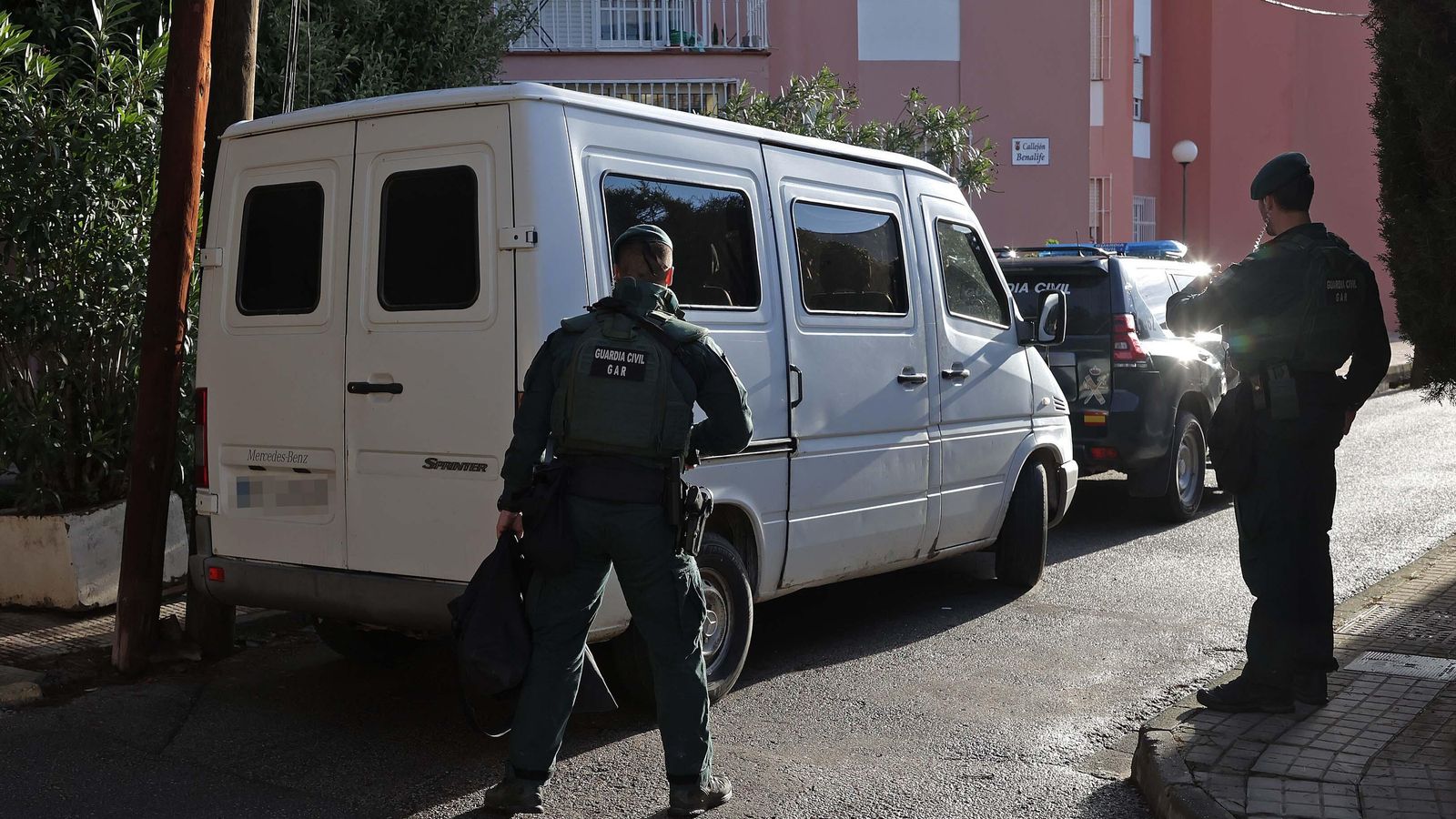 Fotos de los registros de la Guardia Civil en Campamento