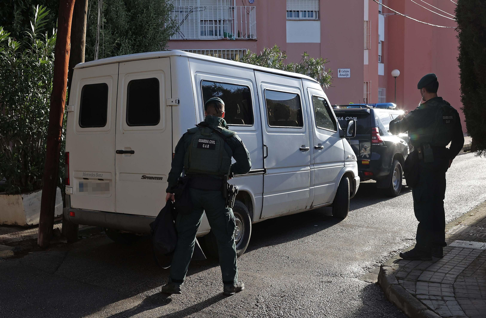 Fotos de los registros de la Guardia Civil en Campamento