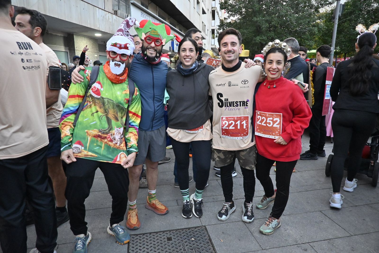 Búscate en las mejores fotografías de la San Silvestre de Huelva 2025
