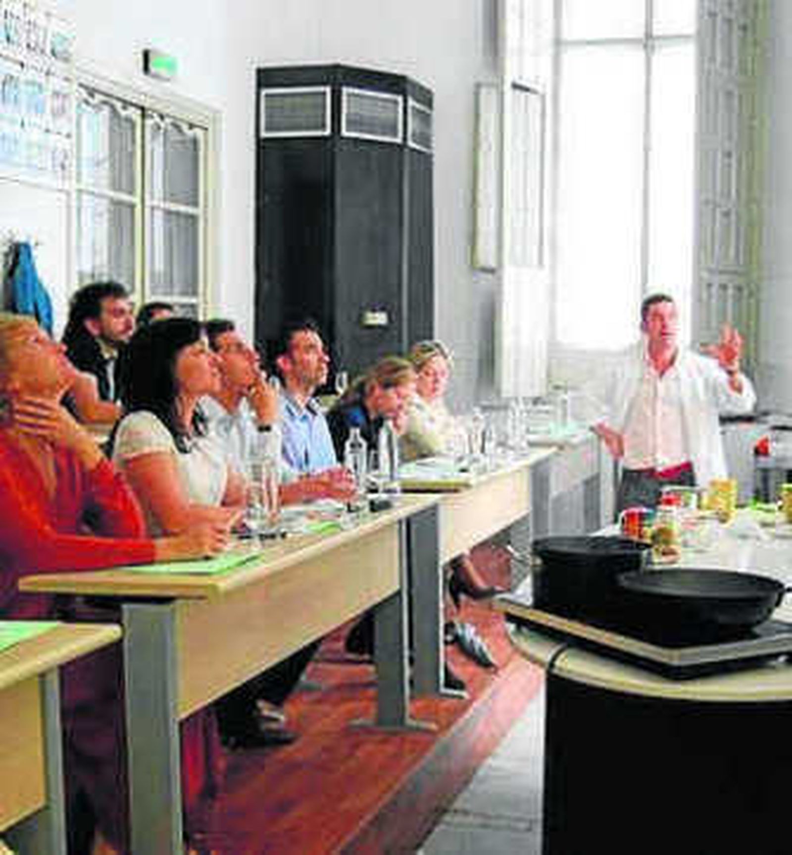 Iniciación a la cata de vinos en la Escuela de Hostelería