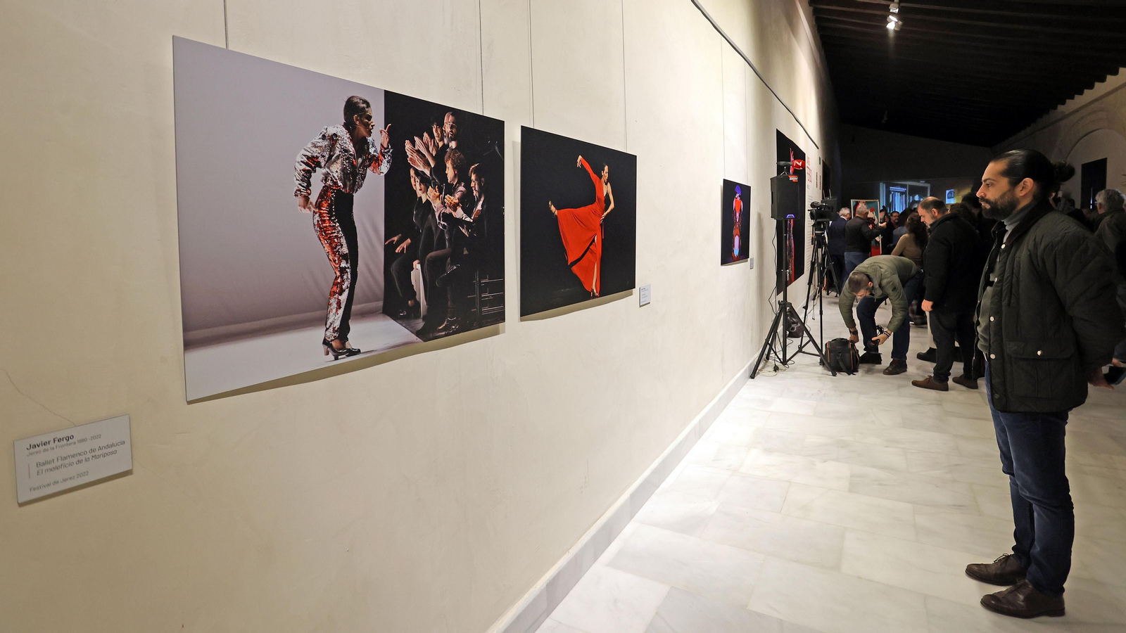 Exposición de Javier Fergo en los Claustro por el Festival de Jerez
