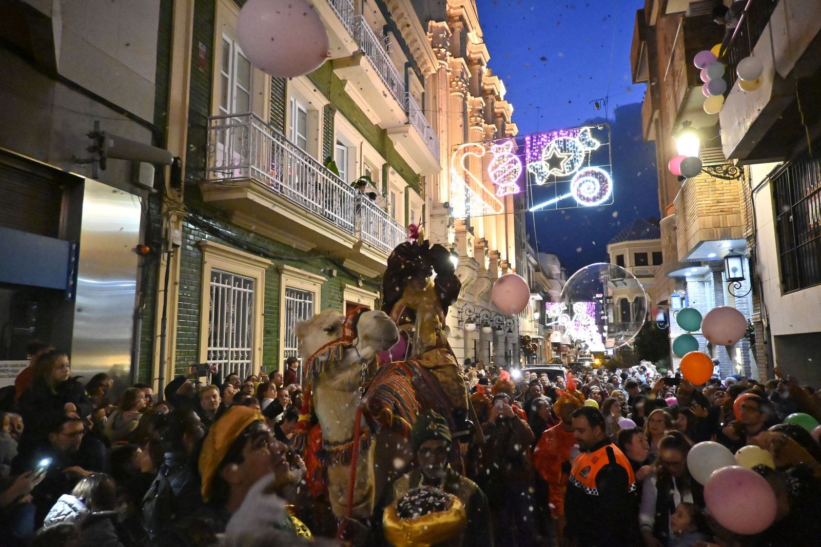 Las mejores fotografías de la llegada de los Reyes Magos a Huelva