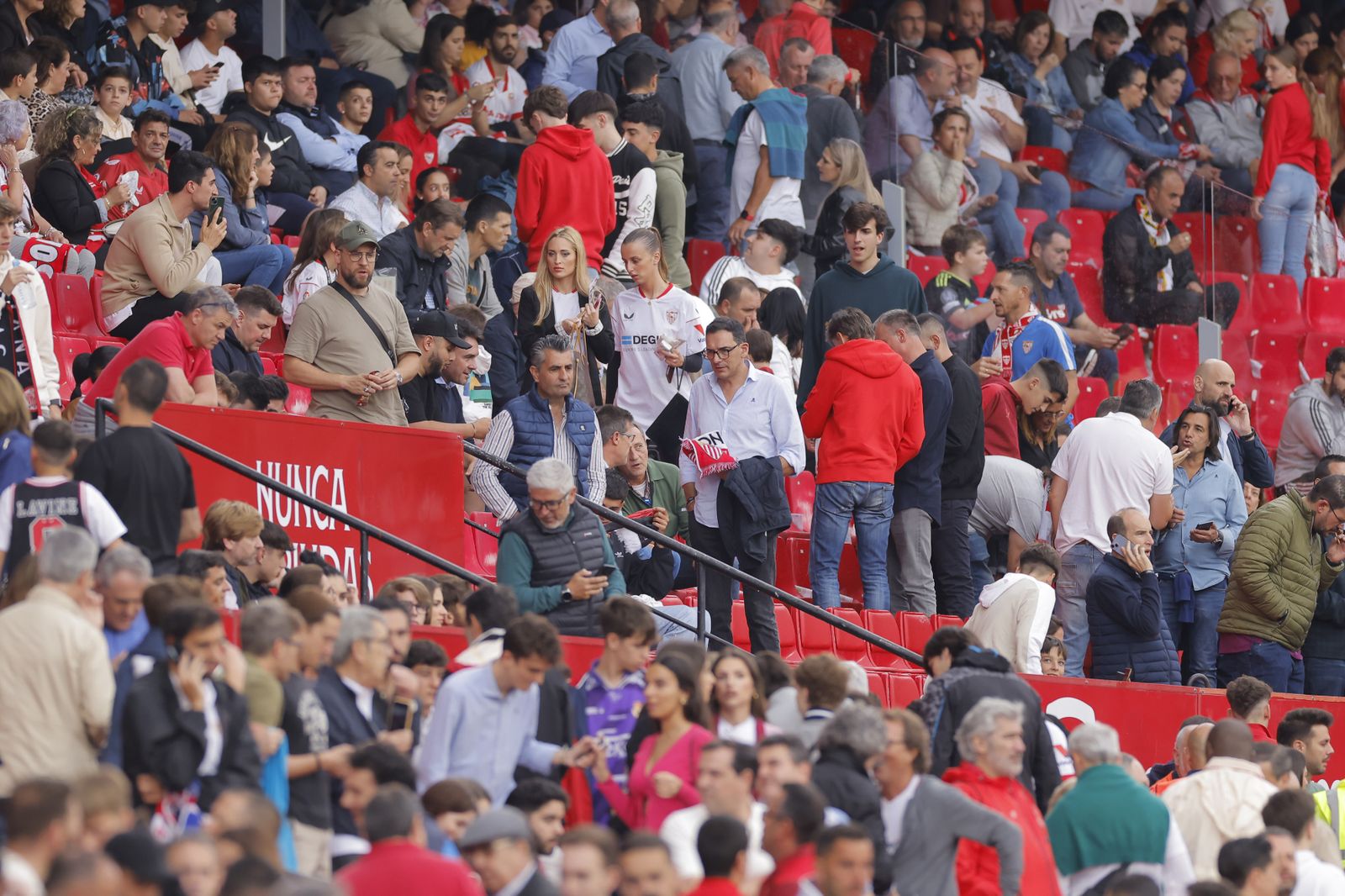 Búscate en las fotos del Sevilla-Madrid