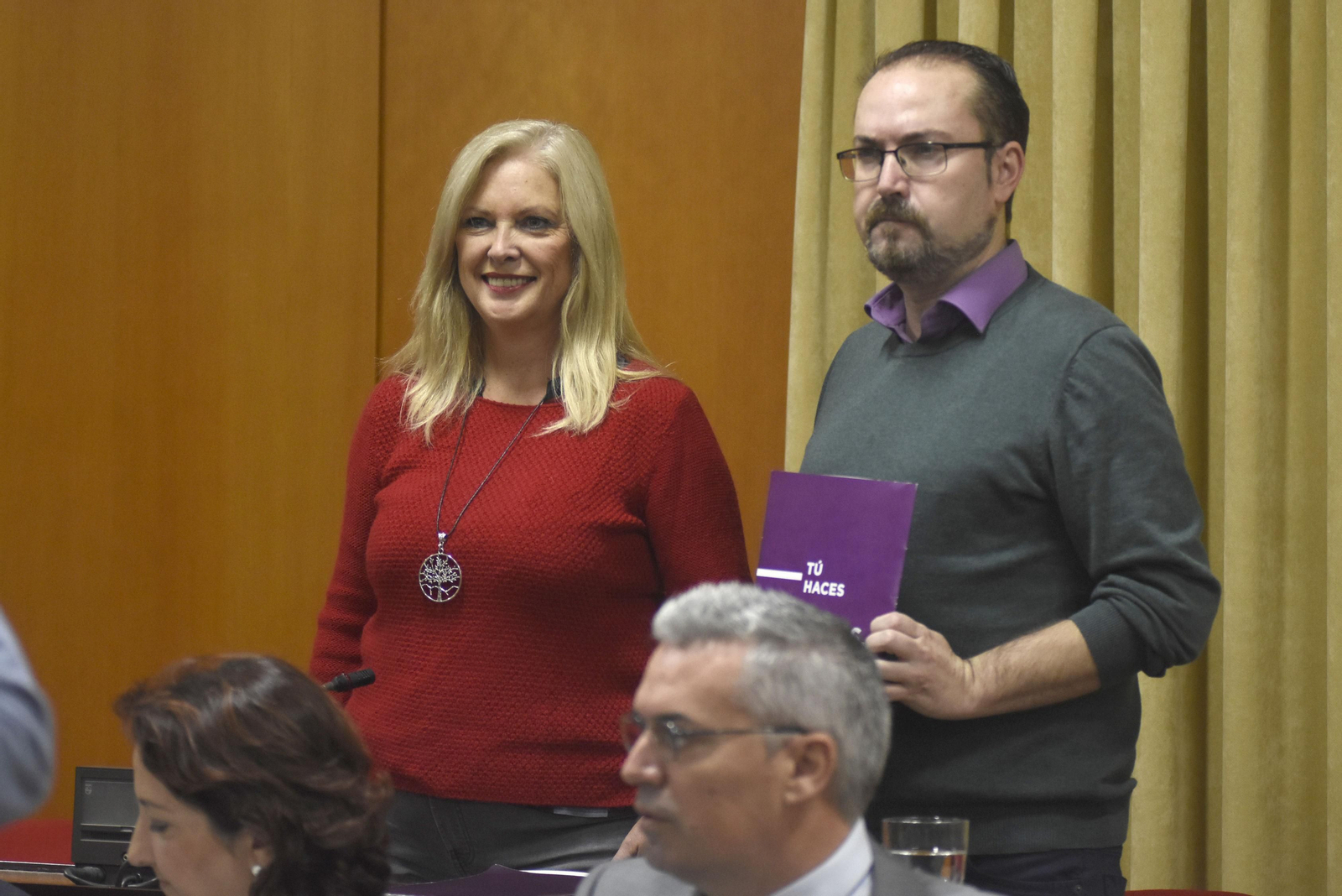 Cristina Pedrajas y Juan Alcántara, en un pleno del Ayuntamiento.