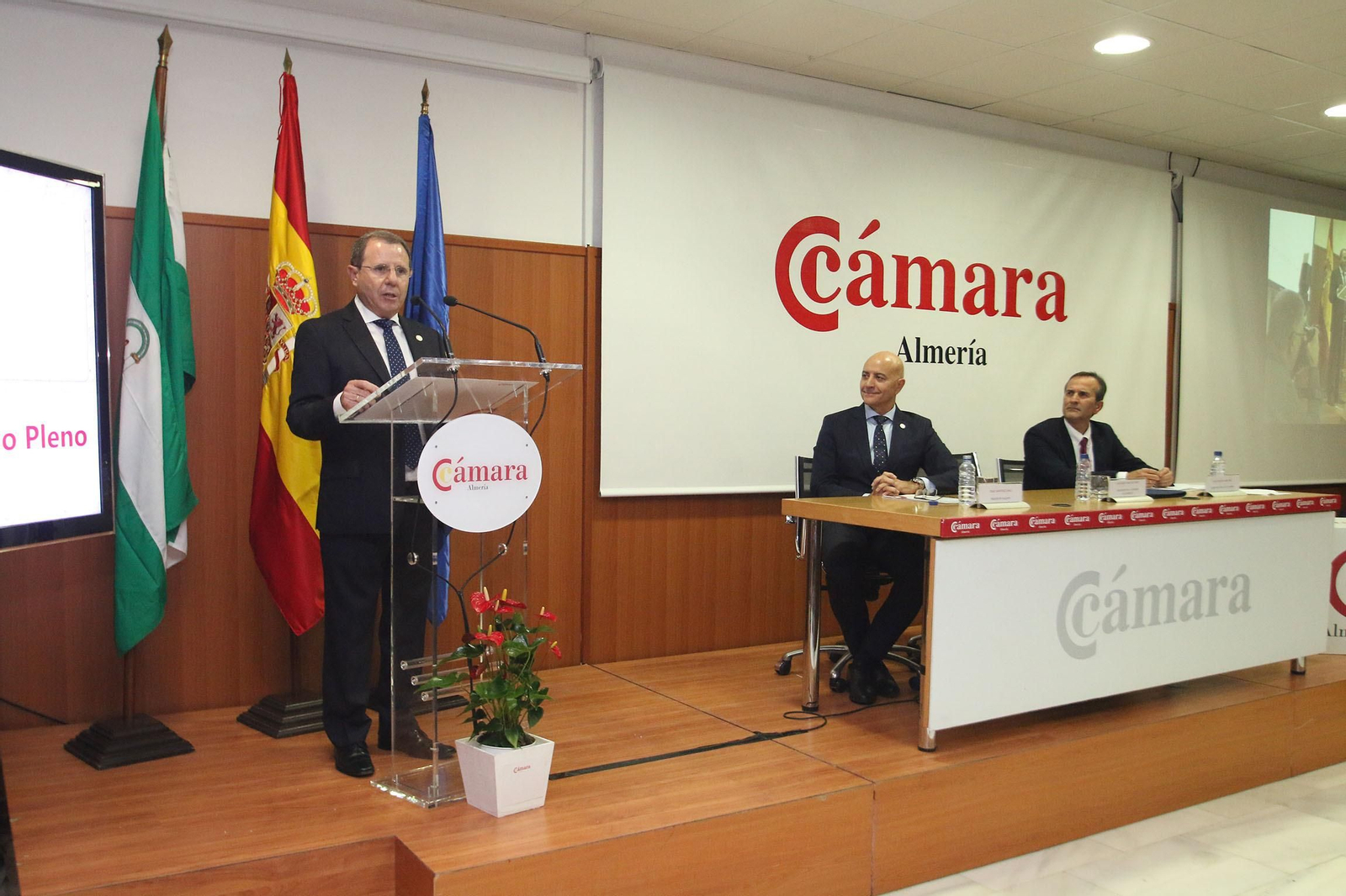 Fotogalería de la toma de posesión de Jerónimo Pérez como presidente de la Cámara de Comercio