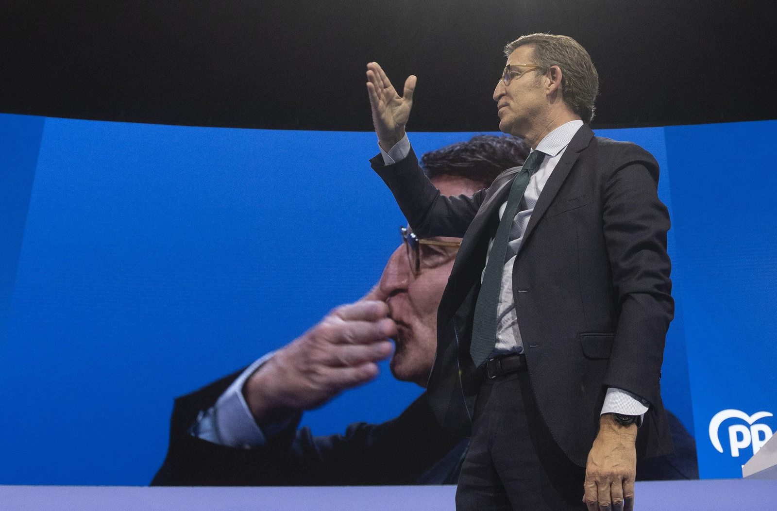 La proclamación de Feijóo como presidente del PP en Sevilla, en imágenes