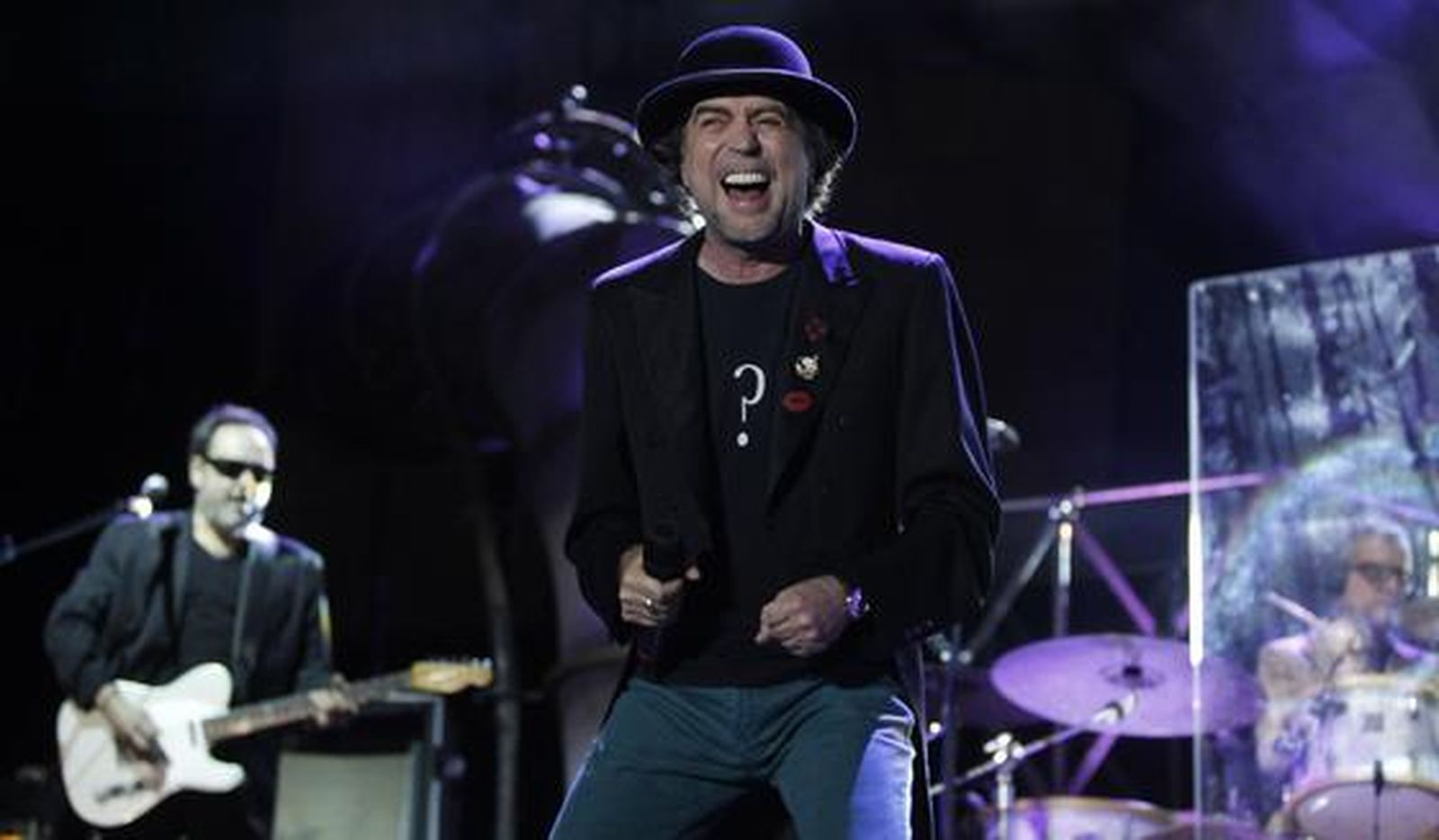 Joaquín Sabina presenta su disco 'Vinagre y rosas' en el auditorio Rocío Jurado. / Antonio Pizarro