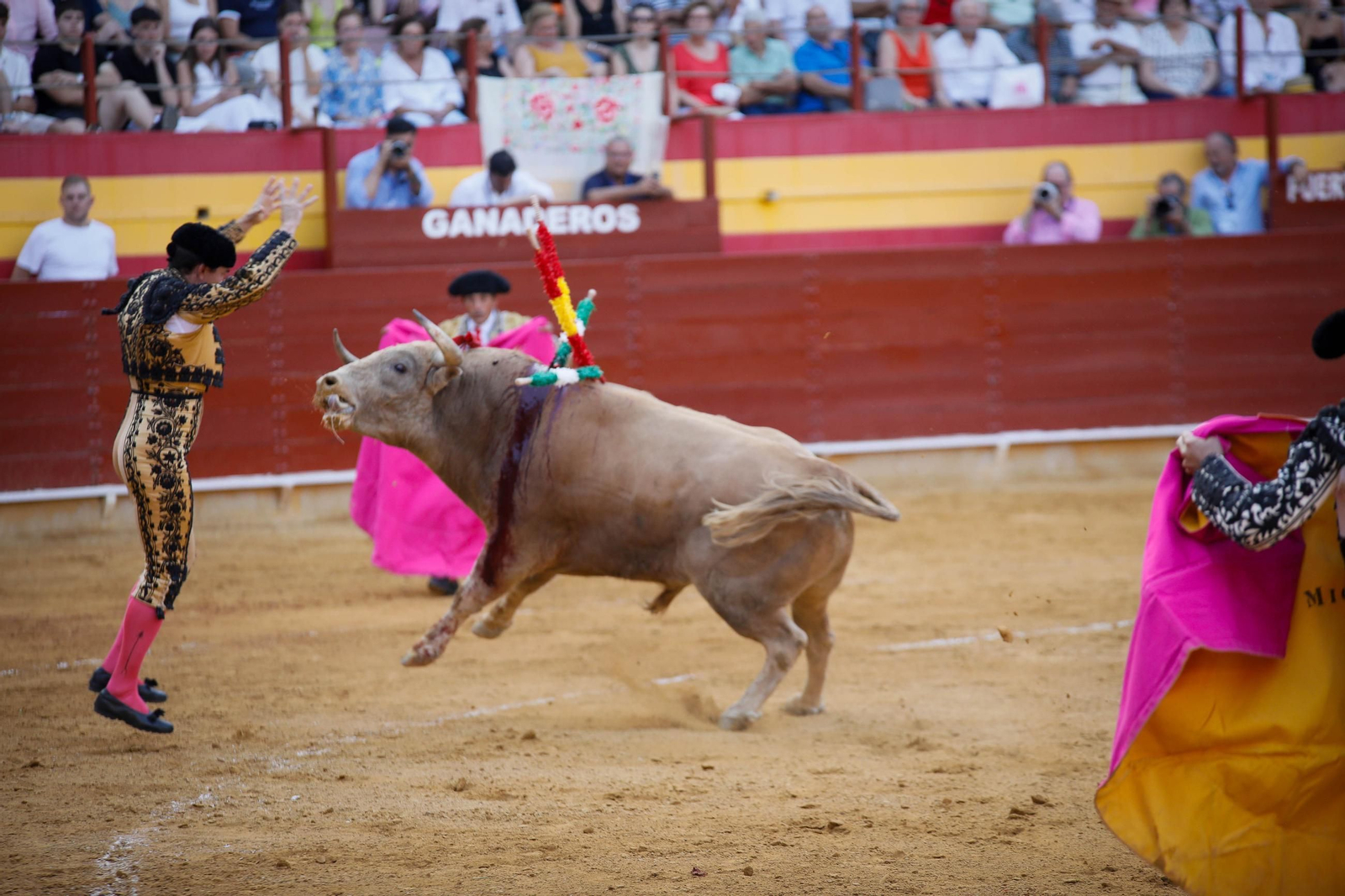 Imágenes de la corrida de toros en Roquetas de Mar