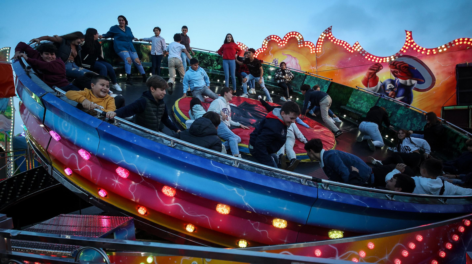 Lleno absoluto en el parque de atracciones de Jerez