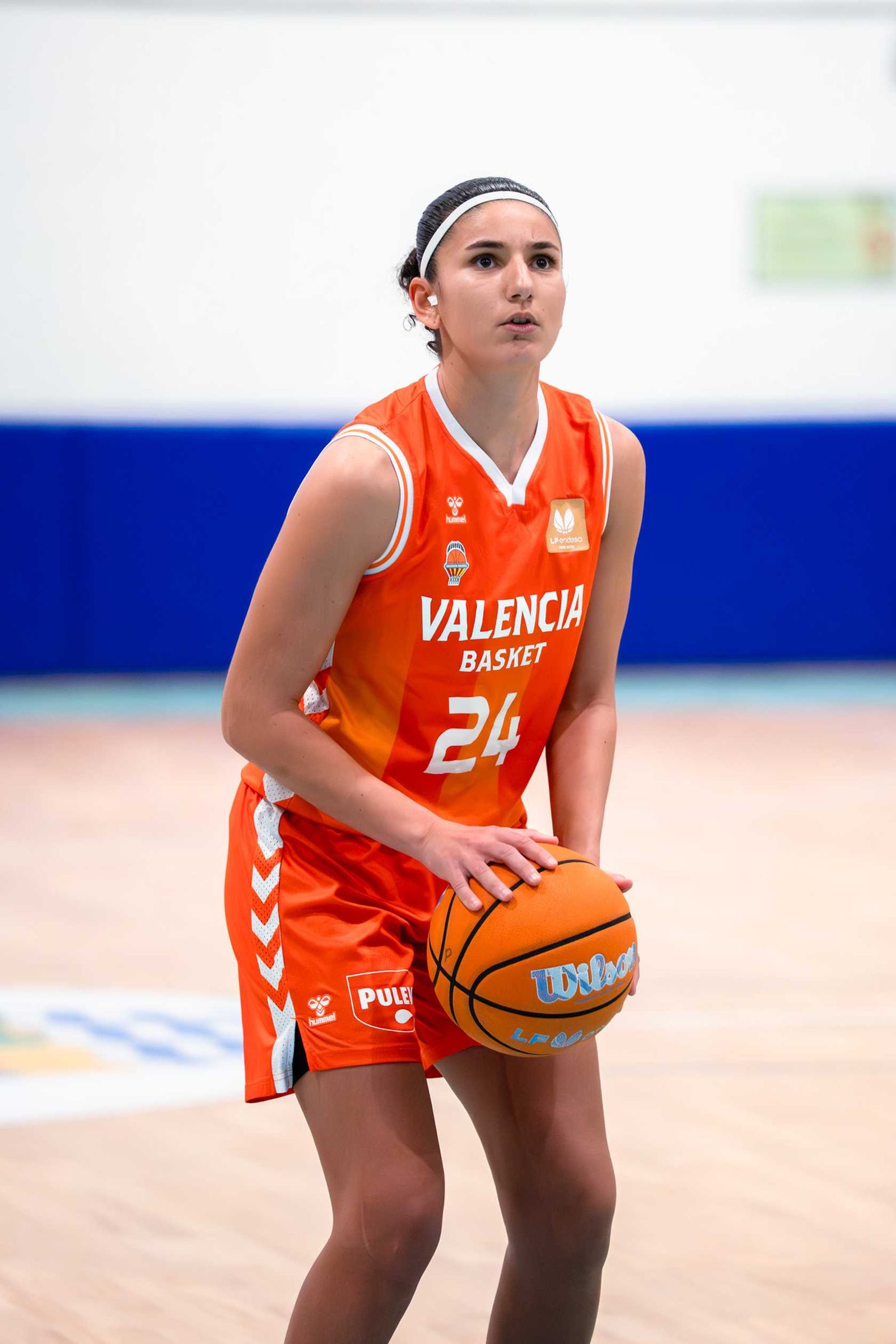 Apoteosis en Estepona; cae el campeón Valencia (67-66)