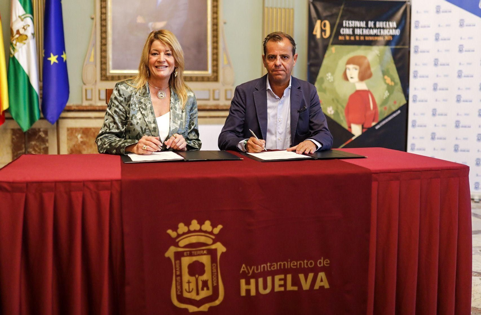 Firma del acuerdo con RTVA