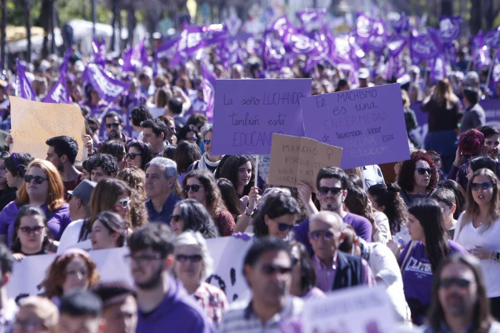 Las imágenes de las manifestaciones del 8M en Sevilla.