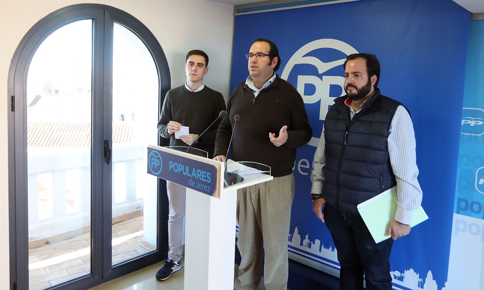 El edil del PP, Jaime Espinar, junto a los alcaldes Alejandro López y Ricardo Sánchez.