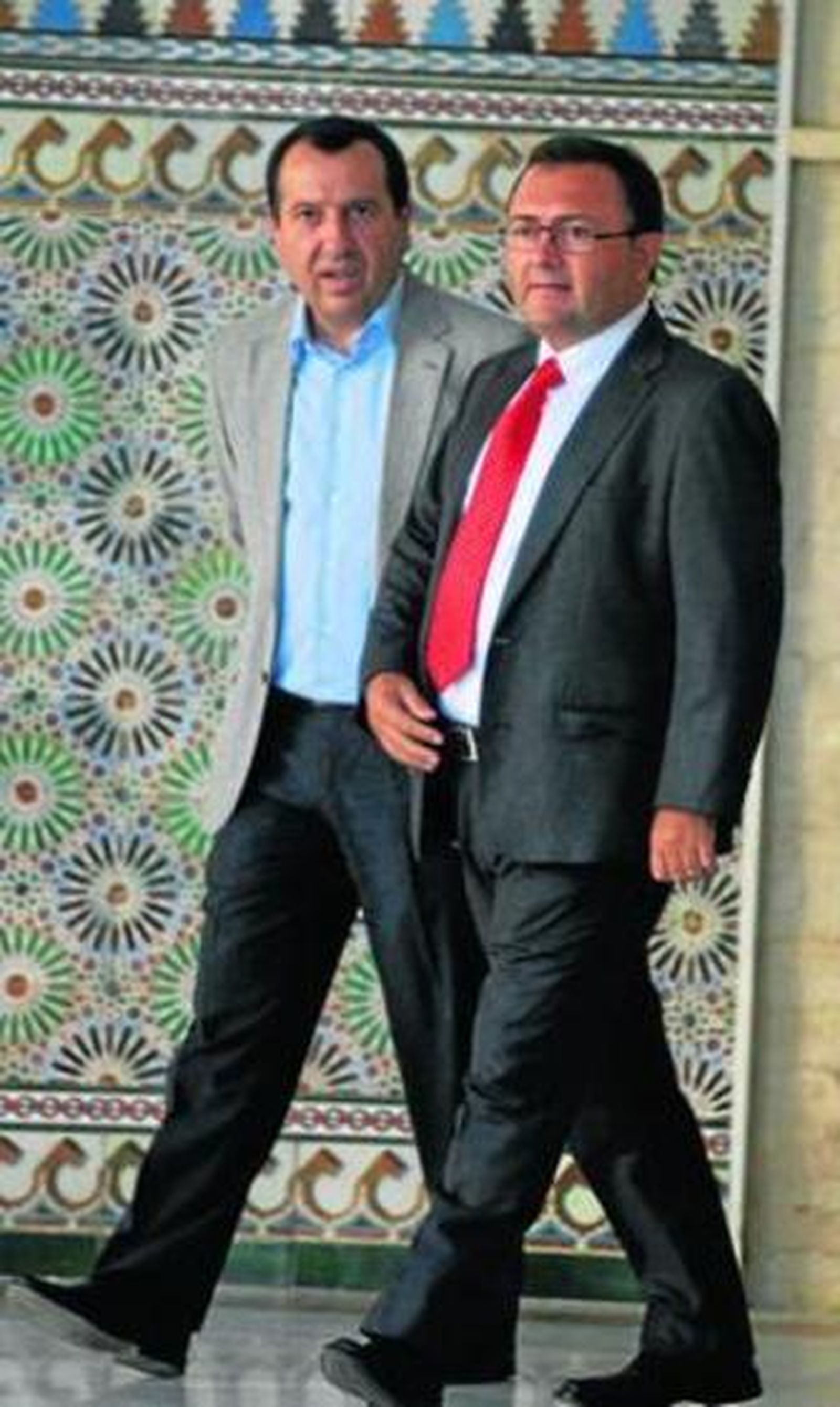 Heredia y José Luis Ruiz Espejo, ayer saliendo del discurso de investidura.