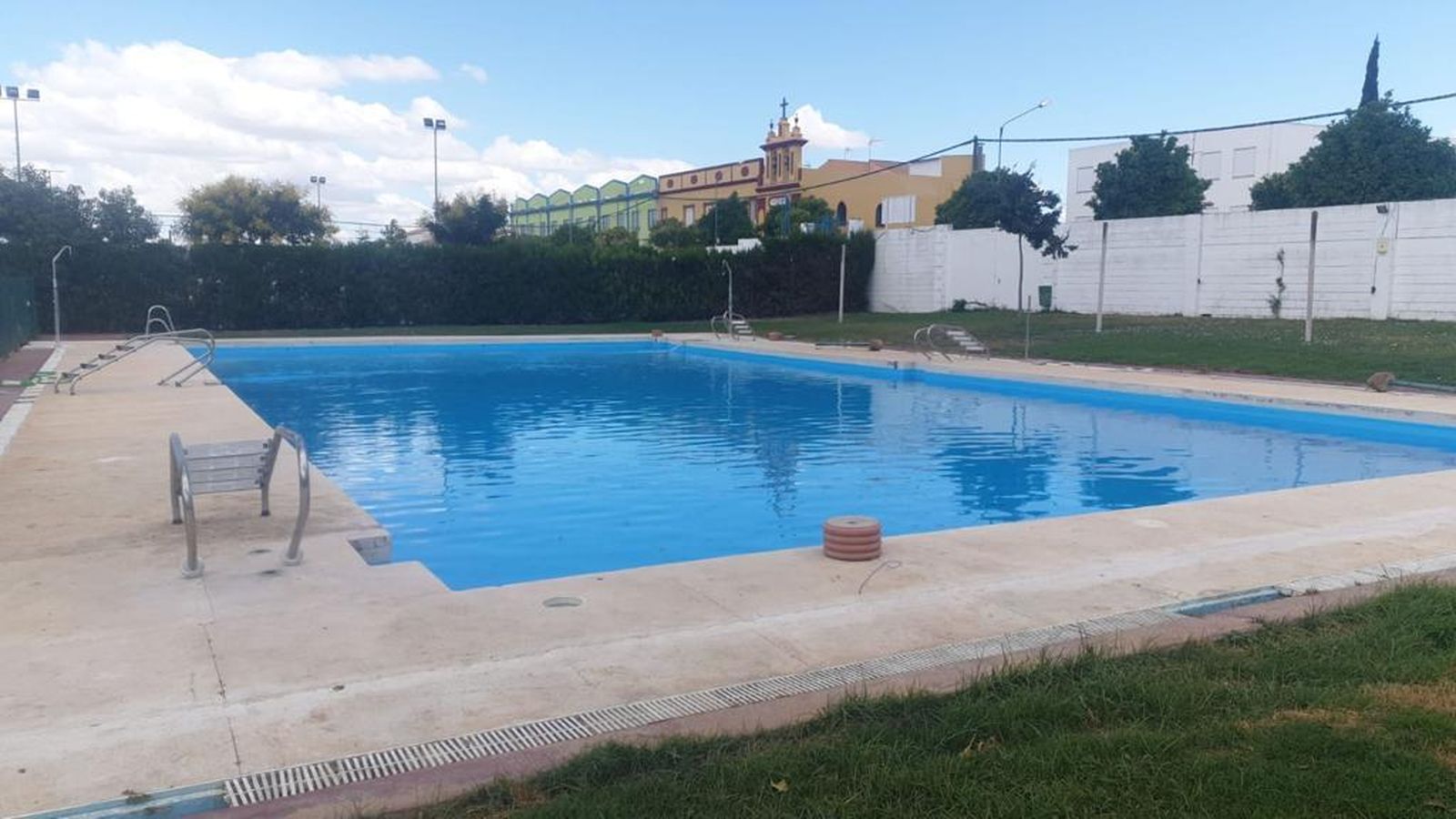 Piscina municipal de Espartinas.