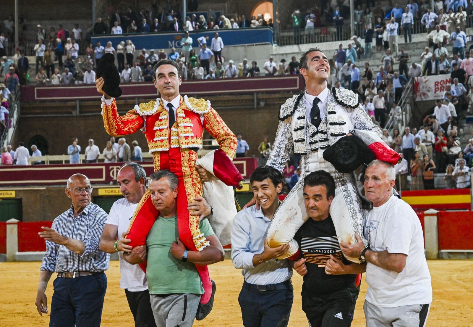 El Fandi y Ponce triunfan en la primera corrida del Corpus