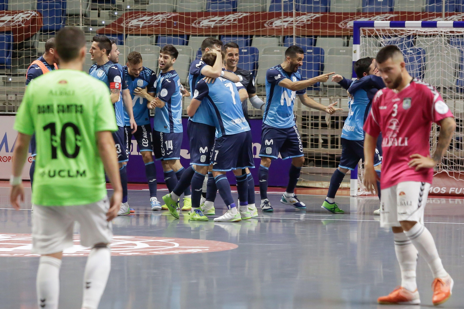 Imagen de la final por el título de Primera en el Carpena.