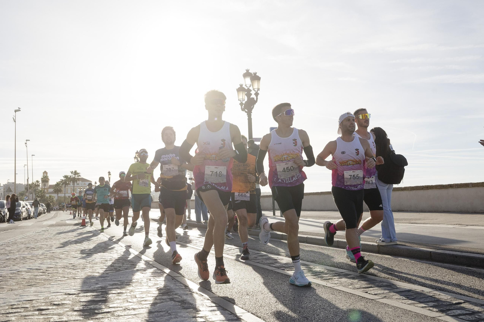 Búscate en las imágenes de la "II Media Maratón Ciudad de Cádiz"