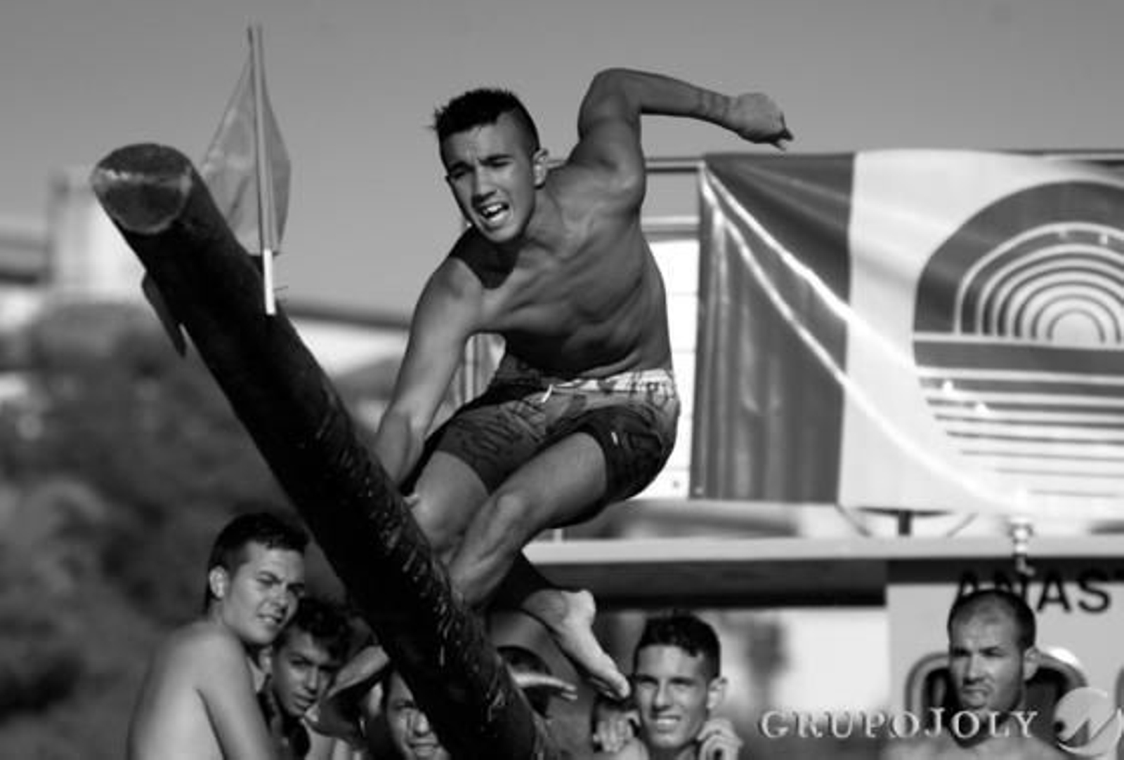 La cucaña de Triana, un clásico de la Velá.

Foto: Juan Carlos Muñoz