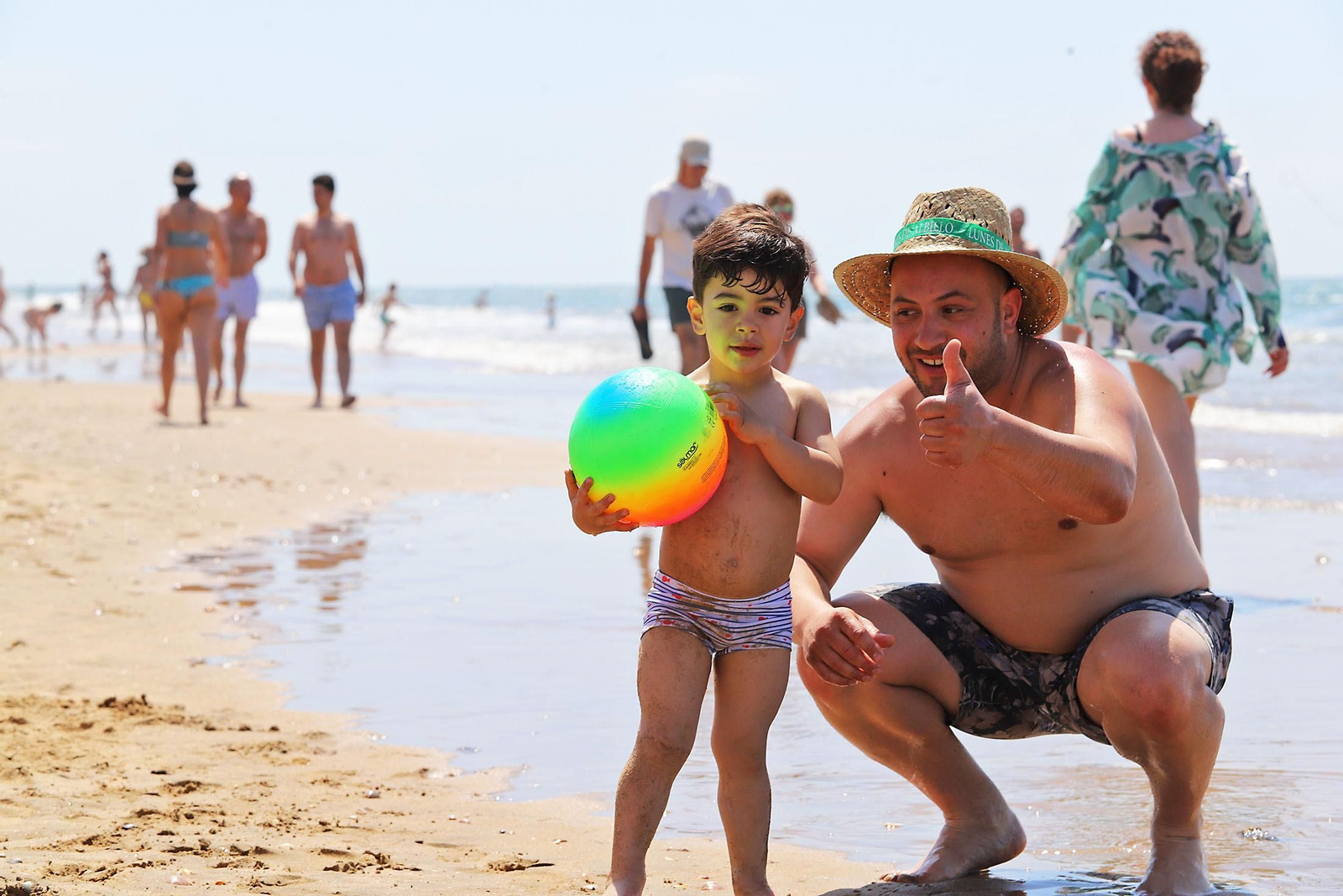 Las playas de Huelva se llenan en el 1 de mayo